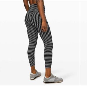 Lululemon Parallel black and white stripped leggings- high rise- size 8